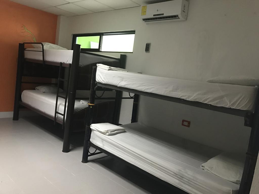 Hostel Mundo Maya Канкун Екстериор снимка