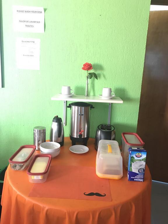 Hostel Mundo Maya Канкун Екстериор снимка