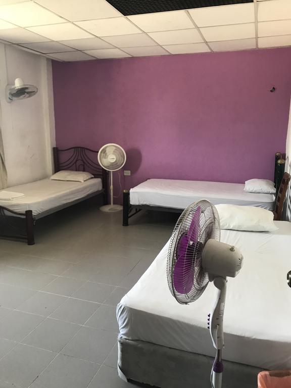 Hostel Mundo Maya Канкун Екстериор снимка