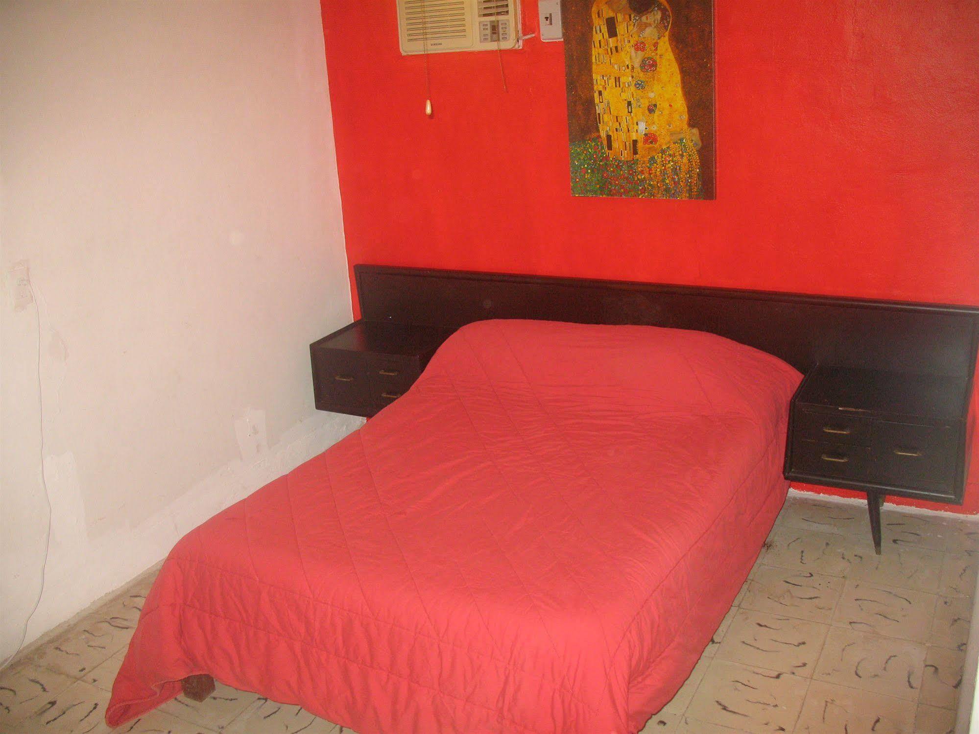 Hostel Mundo Maya Канкун Екстериор снимка