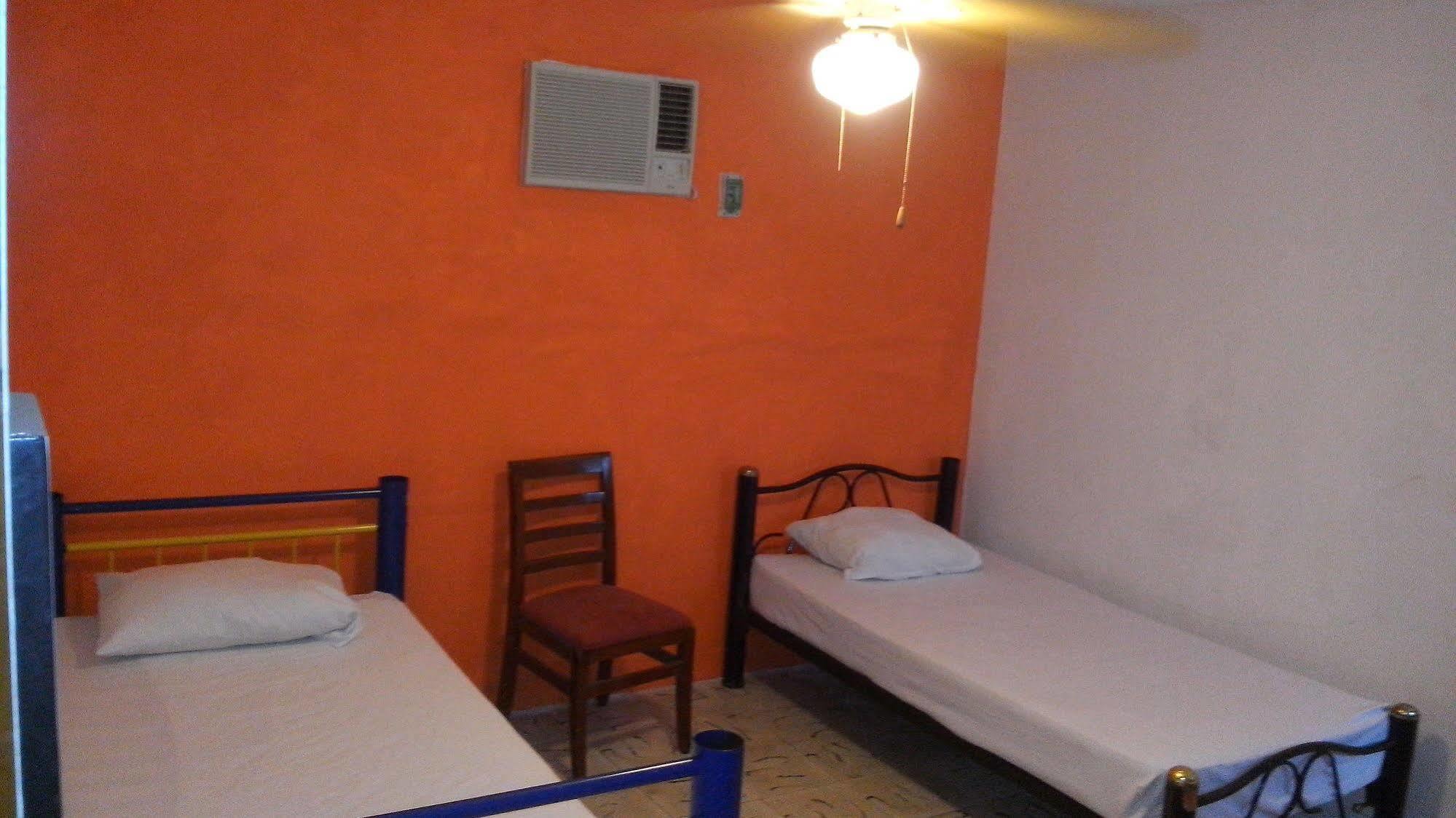 Hostel Mundo Maya Канкун Екстериор снимка