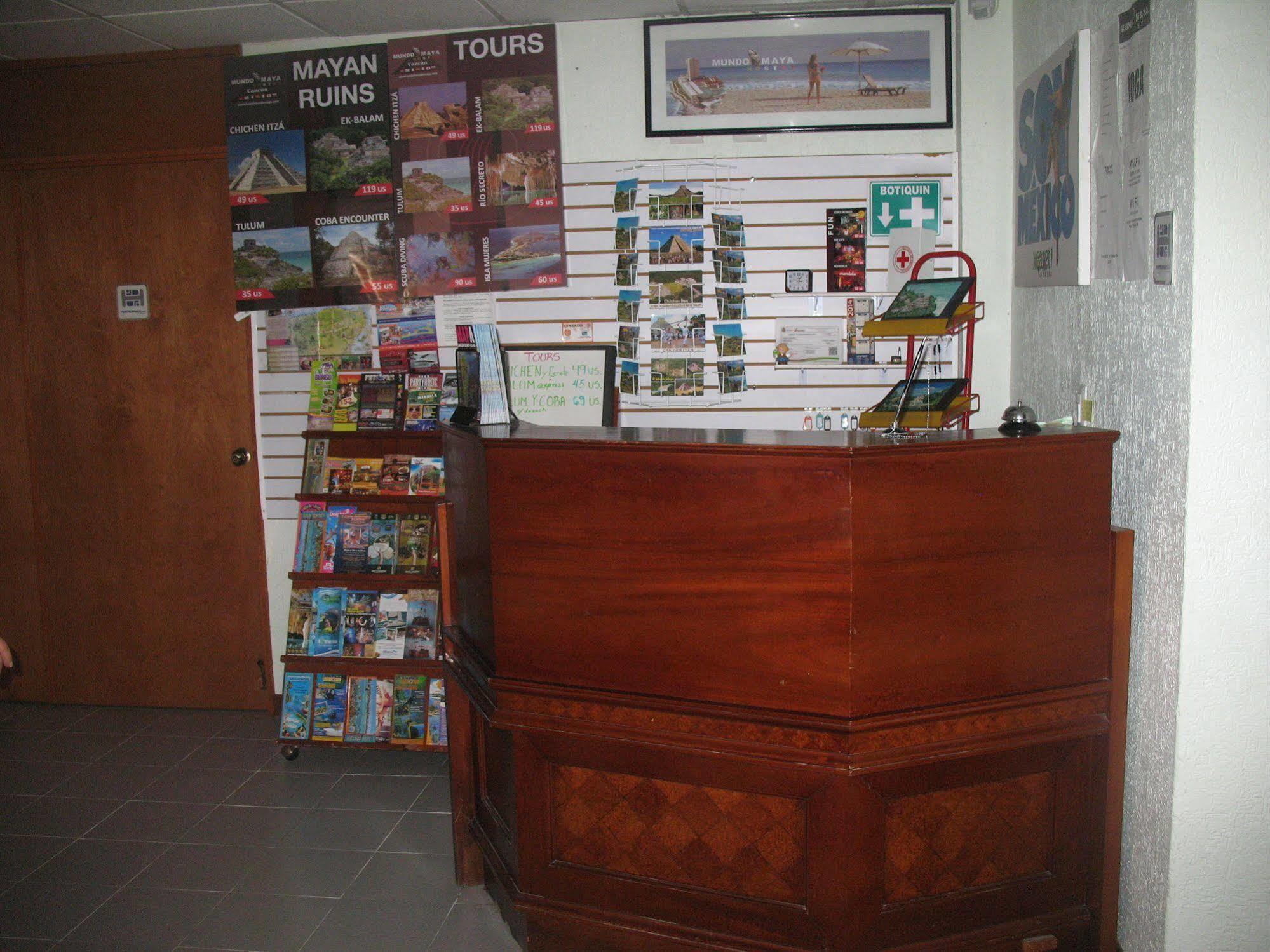 Hostel Mundo Maya Канкун Екстериор снимка