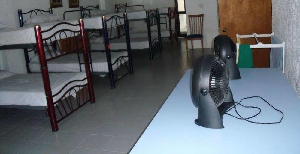 Hostel Mundo Maya Канкун Екстериор снимка